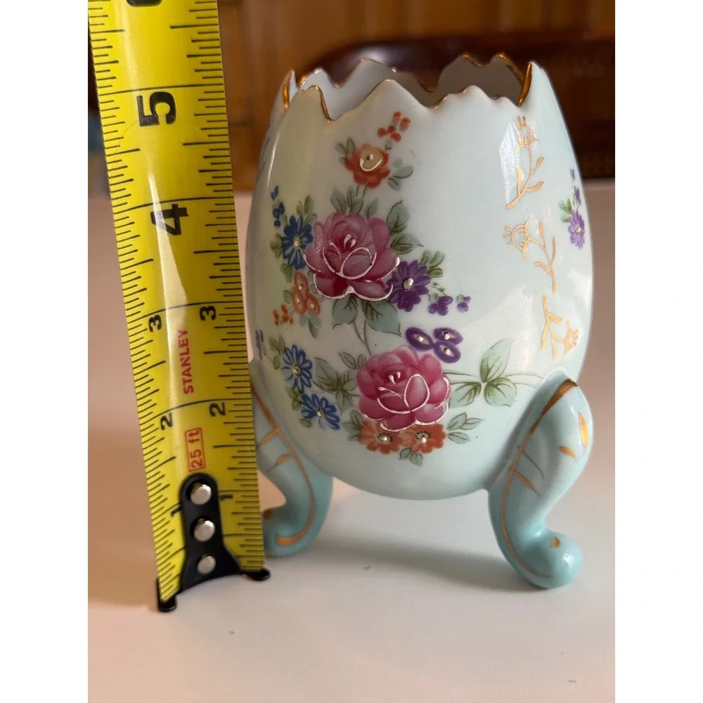 Vintage Porcelain Egg Footed Vase Blue Floral Gold Gilt Cracked Rim‎ 73010 5.5in